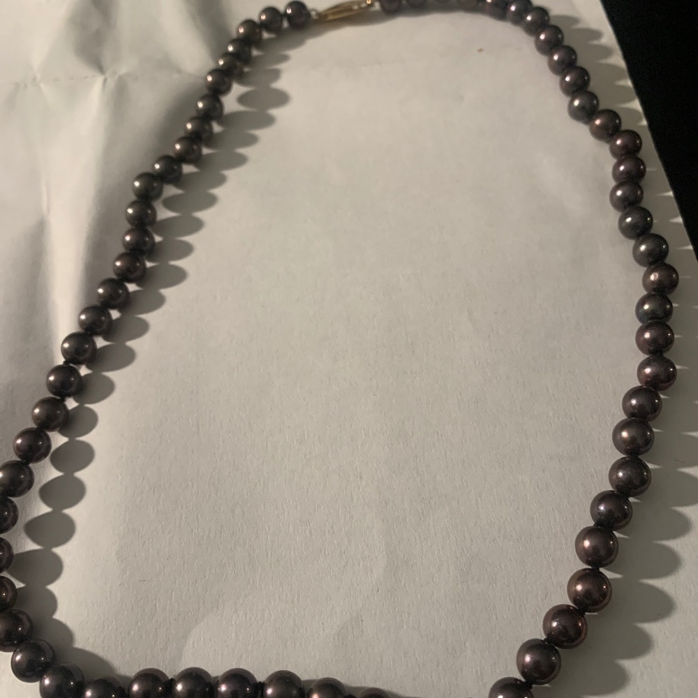 Black, 14 k Pearl strand